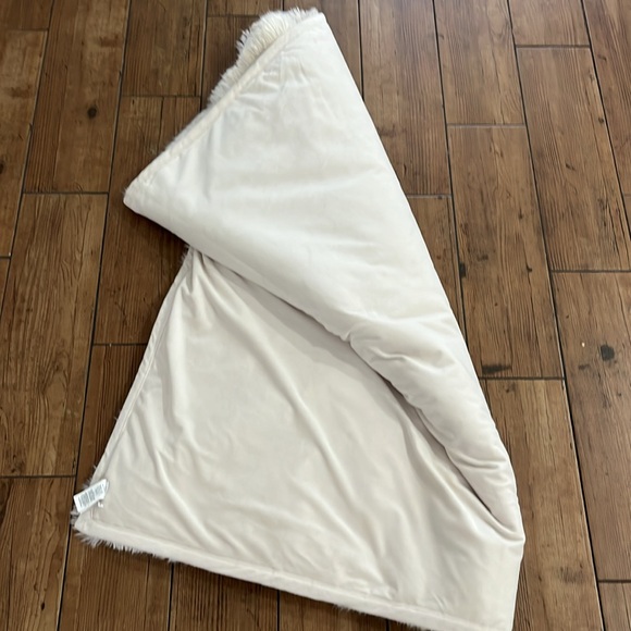 Pottery Barn Faux Fur Throw Blanket - Picture 2 of 6